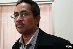 Abdul Azis, penulis disertasi tentang kehalalan hubungan seks di luar pernikahan yang menjadi polemik, Selasa, 3 September 2019. (Foto: Nurhadi Sucahyo/VOA)