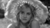 Умерла актриса Сью Лайон, сыгравшая главную роль в фильме Стэнли Кубрика «Лолита» 