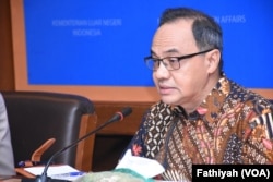 Teuku Faizasyah. (Foto: VOA/Fathiyah)