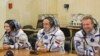 ยานโซยุซของรัสเซียถึงสถานีอวกาศ เตรียมเริ่มถ่ายหนังเรื่องแรกนอกโลก
