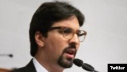 Freddy Guevara, legislador por el opositor partido Voluntad Popular y presidente de la Comisión de Contraloría de la Asamblea Nacional venezolana adelantó la denuncia.