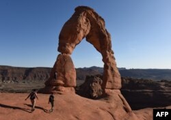 미국 유타주 '아치스국립공원(Arches National Park)'에서 볼 수 있는 '델리키트아치(Delicate Arch)'.