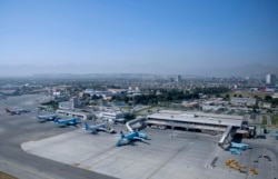 Bandara Internasional Hamid Karzai di Kabul, Afghanistan. (Foto: Massoud Hossaini/AP)