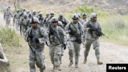 지난 2012년 미국-필리핀 합동 군사훈련이 필리핀 마닐라 북부 지역에서 실시되었다. (자료사진)