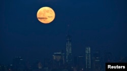 Los investigadores encontraron que las personas no dormían bien en las noches de luna llena.
