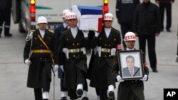 俄罗斯驻土耳其大使安德烈·卡洛夫的遗体被带回俄罗斯(2016年12月21日)