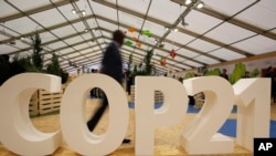 Inama yiswe COP 21 irabandanije i Paris mu Bufaransa 