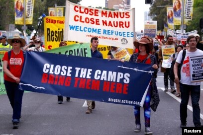 Sick Manus Island refugees not given interpreters