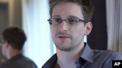 Ông Edward Snowden đã bị mắc kẹt ở khu quá cảnh của phi trường Sheremetyevo hơn một tháng.