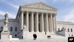 Mahkamah Agung AS hari ini (1/10) menggelar sidang dengar pendapat mengenai kemungkinan dapat dituntut atau tidaknya pelanggaran HAM yang dilakukan di negara lain (foto: dok).