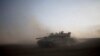 حرکت یک تانک ارتش اسرائیل در اطراف مرزهای مشترک آن کشور با غزه – ۲۶ تیر ۱۳۹۳