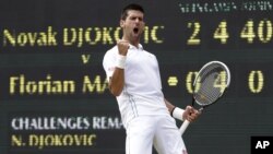 Novak Đoković slavi poslednji "brejk" u meču protiv Florijana Majera 