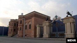 شهرک سینمایی غرالی، واقع در غرب تهران، به پیشنهاد و ابتکار مرحوم علی حاتمی بنا ساخته شد