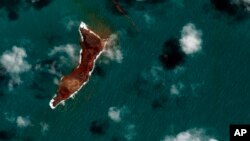 Foto satelit Pulau Tonga pasca erupsi (18/1). 