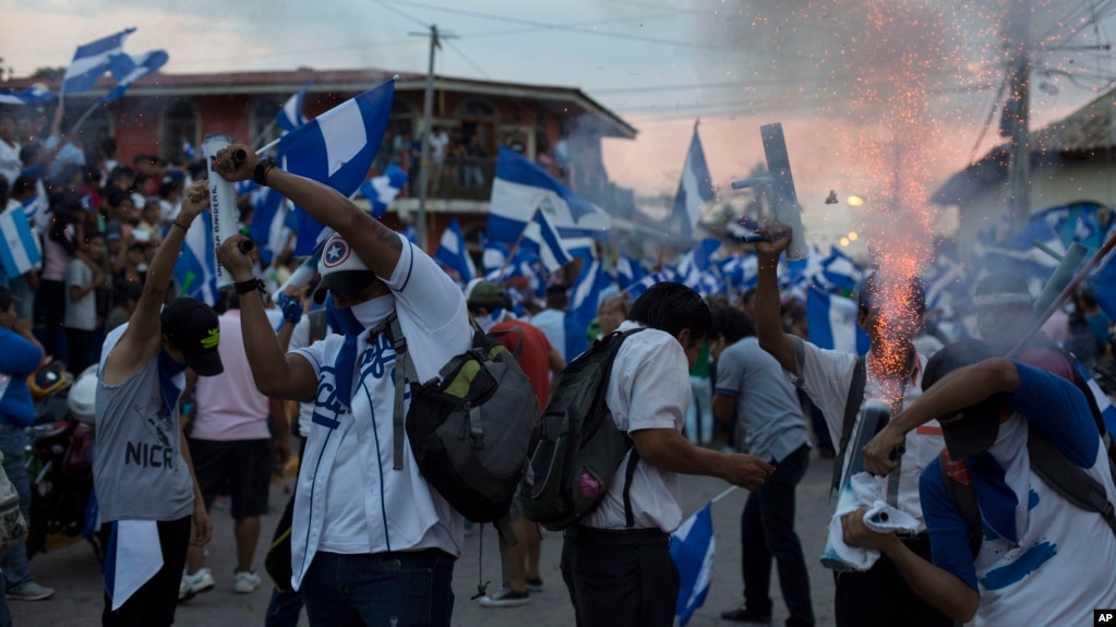 SegÃºn el Ãºltimo reporte se registrÃ³ una persona herida en Catarina. En su Ãºltimo informe, el Centro NicaragÃ¼ense de Derechos Humanos (Cenidh) afirmÃ³ que 45 personas murieron durante la represiÃ³n orteguista a manos de fuerzas policiales y paramilitares el pasado mes de abril.