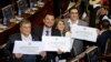 Exrebeldes de las FARC juran como legisladores en Colombia