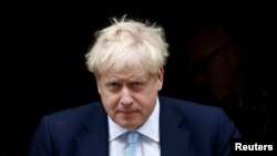 No quedó claro cómo el gobierno resolvería la diferencia entre la postura pública del primer ministro británico Boris Johnson y la postura tomada ante el tribunal.
