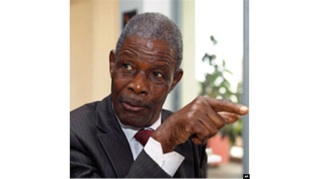 Jean-Marie Dore speaks to journalists in Dakar (File)