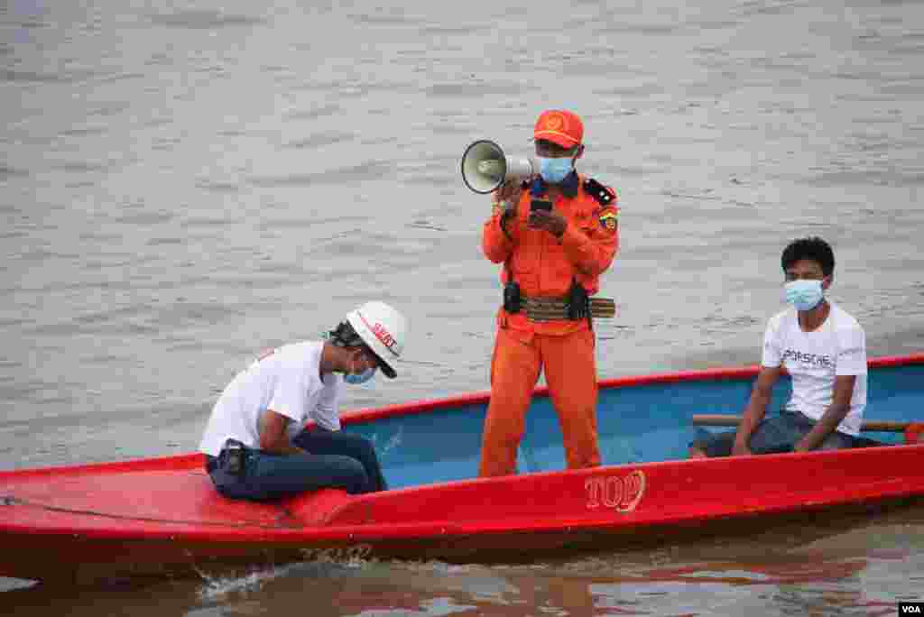 စစ်ကိုင်းမြို့ ကိုဗစ်ကာကွယ်ရေး အရှိန်မြှင့်လုပ်ဆောင်နေပုံ မြင်ကွင်း။ (အောက်တိုဘာ ၁၆၊၂၀၂၀)