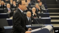 Francuski predsednik Fransoa Oland govori u Evropskom parlamentu