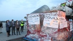 Vakcine Astra Zeneka iz Kovaks programa stigle na beogradski aerodrom, foto Fonet