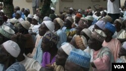 Des déplacés fuyant des attaques répétées de Boko Haram s’installent dans un camp à Bama, état de Borno, Nigeria, 12 mai 2015.