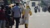 Polisi Kawal Tim Medis Ebola di Liberia