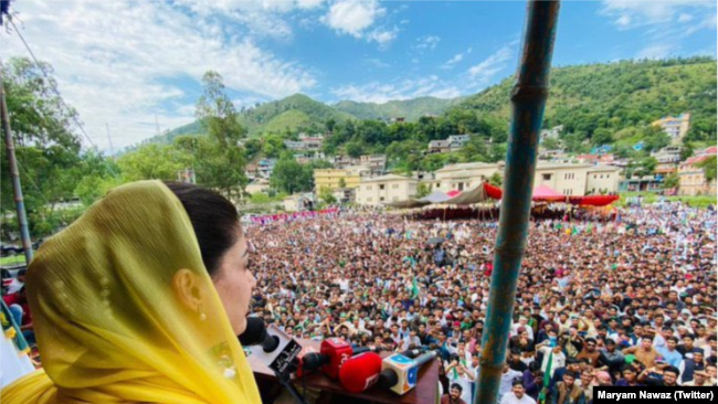 مریم نواز اپنے جلسوں میں حکومت کے ساتھ ساتھ اسٹیبلشمنٹ کو بھی تنقید کا نشانہ بناتی رہیں۔