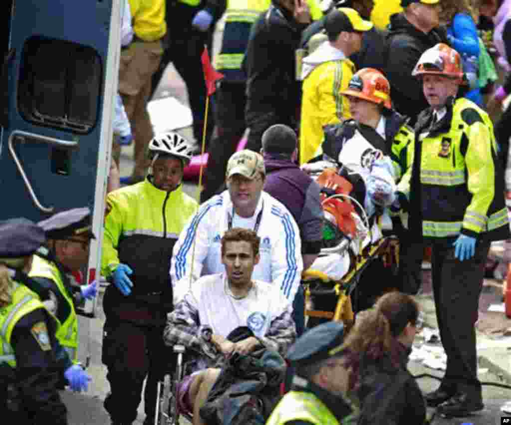 Qaraxyadii shalay lagu weeraray orodka caanka ah Boston Marathon.