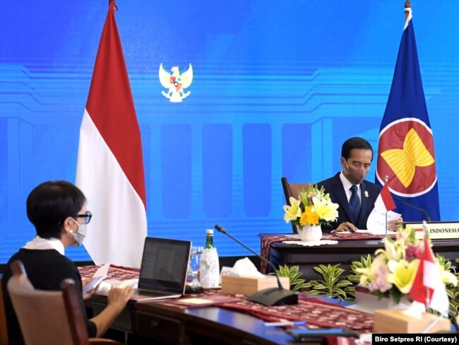 Presiden Joko Widodo dan Menteri Luar Negeri Retno Marsudi. Menlu mengatakan Presiden Jokowi yang memahami adanya dinamika yang sangat tinggi di kawasan yang berpotensi mengancam stabilitas.(Foto: Courtesy/Biro Setpres)