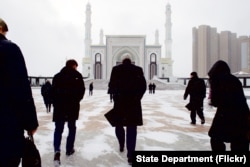 U.S. Secretary of State John Kerry walks into Hazrat Sultan Mosque in Astana, Kazakhstan on Nov. 2, 2015.
