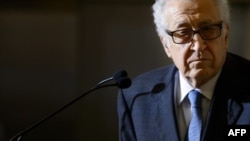 UN peace envoy to Syria Lakhdar Brahimi attends a press conference June 25, 2013 in Geneva