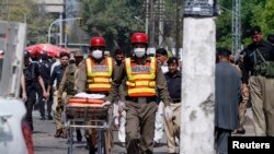 Suicide Bomber Attacks Convoy in Peshawar