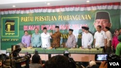 Partai Persatuan Pembangunan menyatakan ikut mendukung Prabowo Subianto, calon Presiden dari Partai Gerindra, dalam konferensi pers di kantor Dewan Pimpinan Pusat P3 di Jakarta, Jum’at, 18 April 2014 (Foto: VOA/Andylala)