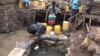 Difficile accès à l'eau potable sur ce site sinistré d'Irambo après l'incendie de Bukavu, le 20 août 2018. (VOA/Ernest Muhero)