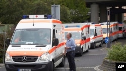 امبولانس ها در شهر کوبلنز بیماران شفاخانه ها را روز شنبه به مناطق امن انتقال داد