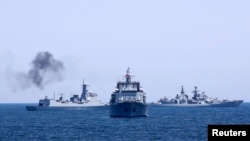 資料照片：俄羅斯海軍和中國海軍2014年在東中國海舉行聯合演習。