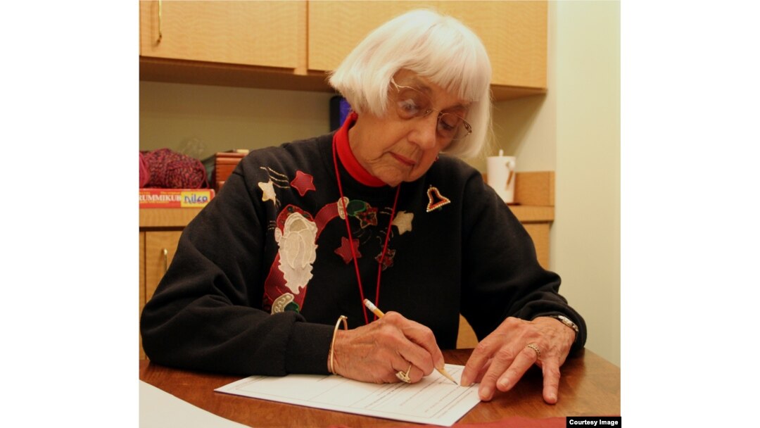 Emily Schornstein of Columbus, Ohio, takes a self-administered test designed to spot symptoms of cognitive issues like Alzheimer's disease. (Courtesy The Ohio State University)