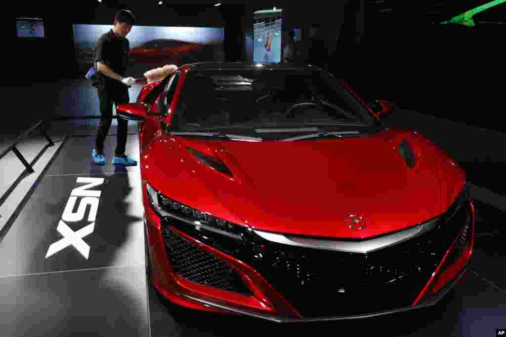 ماشین آکورا اِن اِس ایکس در نمایشگاه خودرو ۲۰۱۷ چین