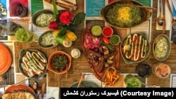 از محلی ترین غذای افغانستان گرفته تا غذاهایی که در کنار جاده و مفشن ترین رستوران‌های افغانستان عرضه می شود، در منیوی رستوران کشمش گنجانده شده است