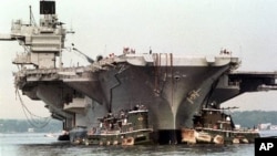 Las últimas misiones del USS Saratoga las cumplió durante la guerra en los Balcanes.