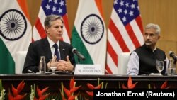 Menteri Luar Negeri India Subrahmanyam Jaishankar dan Menteri Luar Negeri AS Antony Blinken mengadakan konferensi pers bersama di Jawaharlal Nehru Bhawan (JNB) di New Delhi, India 28 Juli 2021. (Foto: REUTERS/Jonathan Ernst)