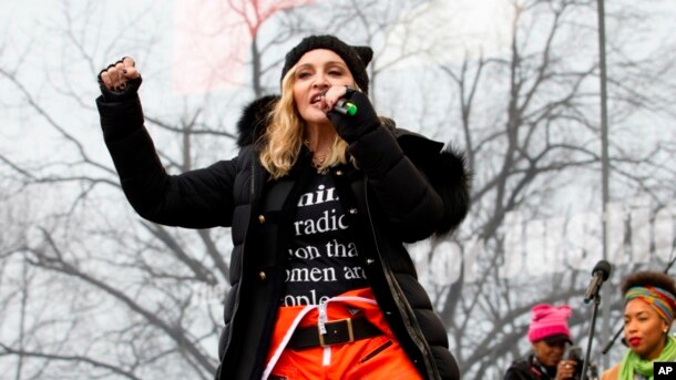 La cantante Madonna estuvo presente en la marcha. Otras personalidades como Alicia Keys, las actrices Scarlett Johanson, Ashley Judd, América Ferrera, y el cineasta Michael Moore, también mercharon.