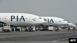 اطلاعات کے مطابق اسلام آباد، پشاور، سیالکوٹ، لاہور اور ملتان کے ہوائی اڈوں پر فلائٹ آپریشن معطل کردیے گئے ہیں۔
