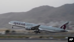 載有外國人的卡塔爾航空公司包機獲准離開喀布爾國際機場（2021年9月9日）