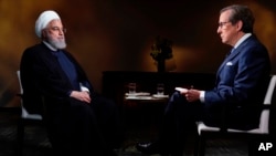 Presiden Iran Hassan Rouhani (kiri) saat diwawancarai Chris Wallace dari kantor berita FOX di New York, 24 September 2019. (Foto: FOX News Channel via AP).