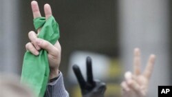 Obama - oštar prema savezniku, oprezan i blag prema protivniku?