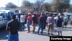 The Beitbridge border post in Zimbabwe's Matabeleland South province was shut down today after the government effected the import ban on basic commodities. 