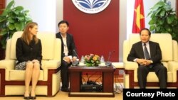 Vietnam's Minister of Information and Communications, Truong Minh Tuan, meets with Facebook's Head of Global Policy Management, in Hanoi, Vietnam on April 26, 2017. (Ministry of Information and Communications)