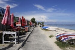 Pantai Pandawa di Kuta Selatan, Bali, terlihat sepi di tengah pandemi COVID-19, 23 Maret 2020. (REUTERS / Johannes P. Christo)